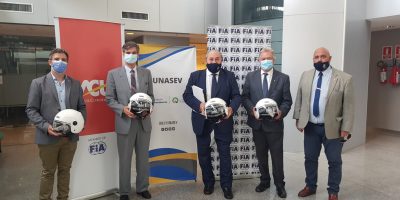 Uruguay recibe donación de 1200 cascos para motociclistas de parte de la Federación Internacional de Automóvil y ACU